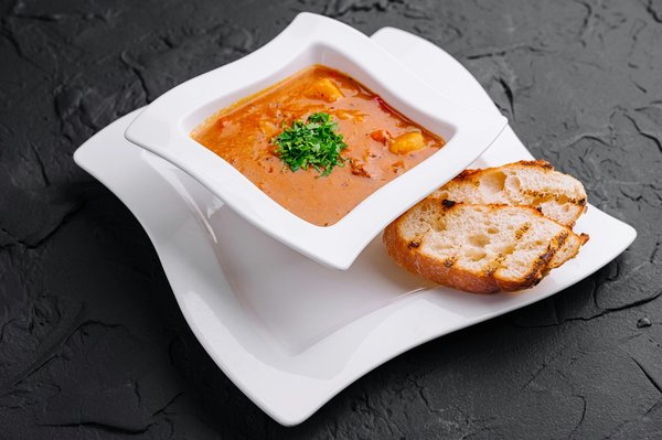 Luxe gastronomique : 10 astuces pour transformer votre cuisine